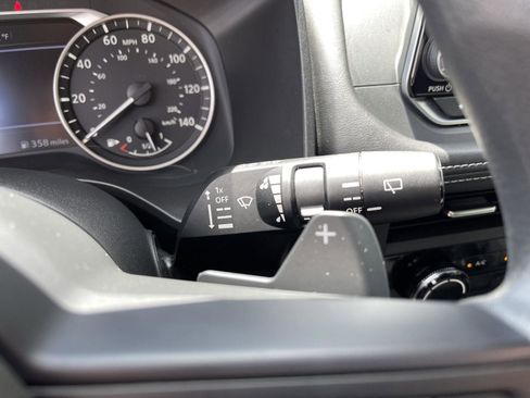 Used 2023 Nissan Rogue S FWD image 15