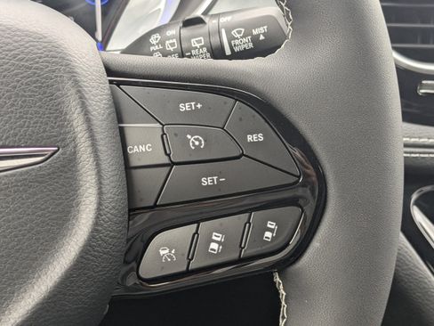 New 2026 Chrysler Pacifica Limited w/ S Appearance Package image 26