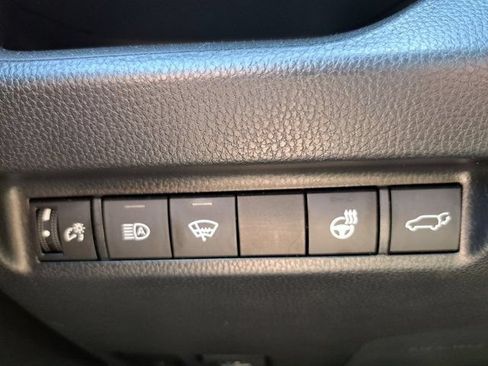 Used 2020 Toyota RAV4 XLE Premium AWD/4WD image 28
