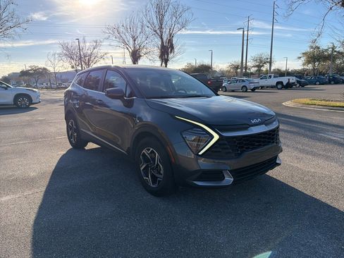 Used 2024 Kia Sportage LX image 7