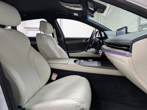 Used 2024 Genesis G80 image 23