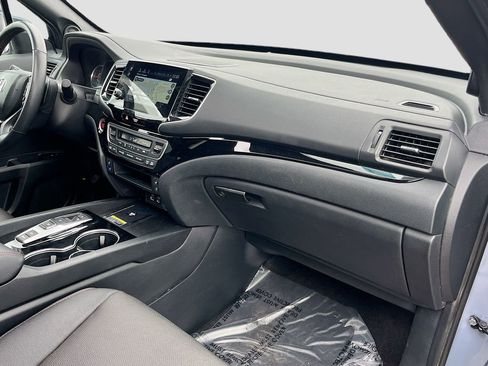 Used 2024 Honda Passport Black Edition image 31