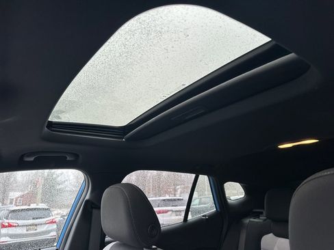 Used 2024 Chevrolet Trax RS w/ Sunroof Package image 32