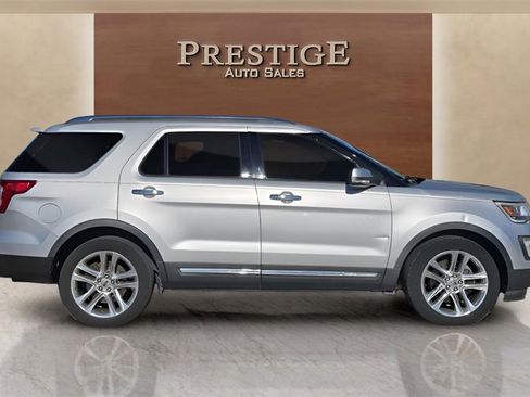 Used 2017 Ford Explorer Limited image 19
