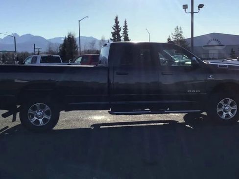 Used 2020 RAM 3500 Big Horn w/ Level 1 Equipment Group image 9