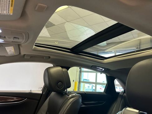 Used 2013 Cadillac XTS Premium image 23