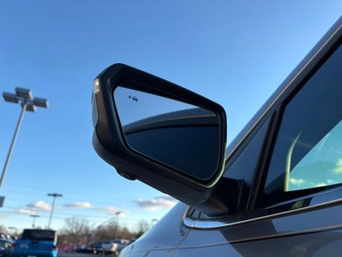 Used 2024 Chevrolet Equinox Premier image 13