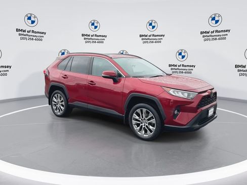 Used 2019 Toyota RAV4 XLE Premium w/ Cold Weather Package AWD/4WD image 6