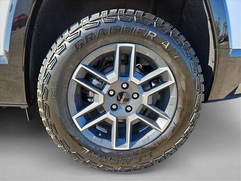 New 2027 GMC Terrain AT4 w/ Convenience Package III AWD/4WD image 10