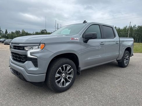 Used 2024 Chevrolet Silverado 1500 RST w/ Z71 Off-Road Package AWD/4WD image 2