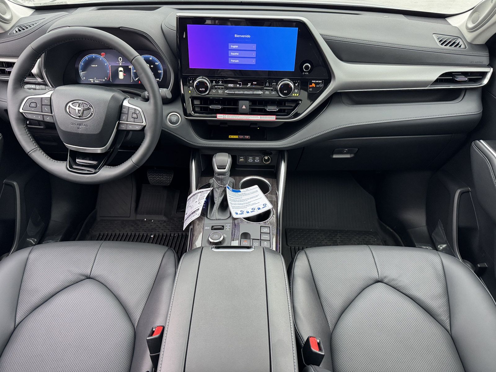 New 2026 Toyota Highlander Platinum AWD/4WD image 4