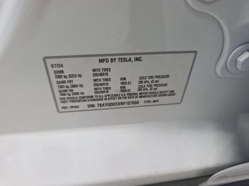 Used 2024 Tesla Model Y Long Range AWD/4WD image 17