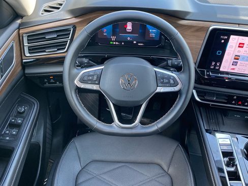 Certified 2026 Volkswagen Atlas SE AWD/4WD image 6