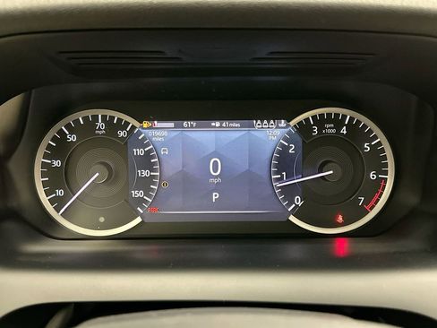 Used 2023 Land Rover Discovery Sport SE image 24