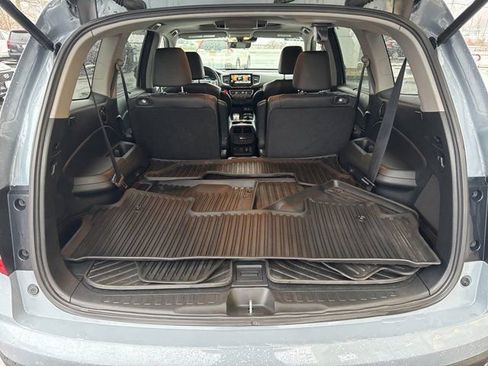 Used 2022 Honda Pilot Touring image 11