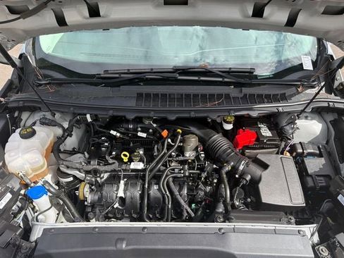 Used 2024 Ford Edge Titanium image 12