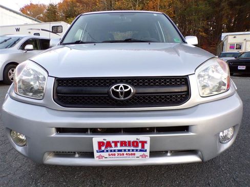Used 2004 Toyota RAV4 4WD image 2