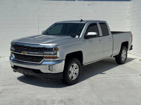 Used 2017 Chevrolet Silverado 1500 LT w/ All Star Edition AWD/4WD image 9