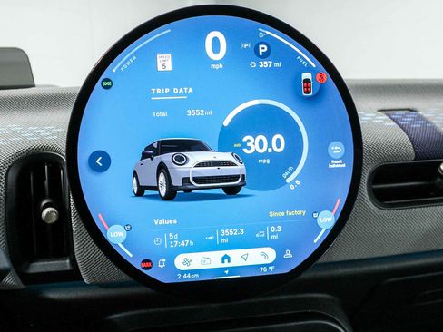 Used 2025 MINI Cooper 2-Door Hardtop image 24