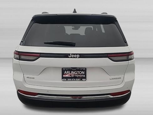 Used 2024 Jeep Grand Cherokee Laredo X AWD/4WD image 5