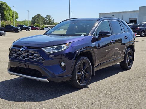 Used 2019 Toyota RAV4 XSE w/ XSE Weather Package AWD/4WD image 1