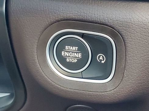 Used 2023 Mercedes-Benz GLS 450 4MATIC image 25