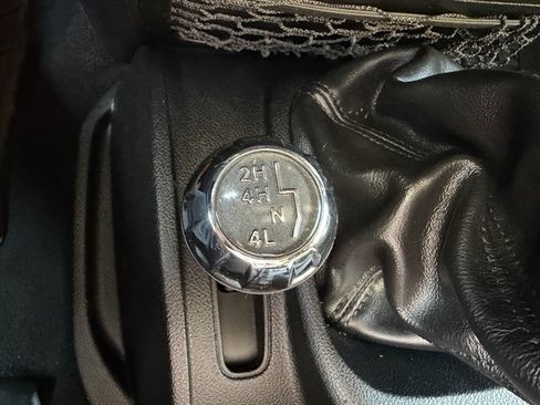 Used 2013 Jeep Wrangler Unlimited Sahara w/ Connectivity Group AWD/4WD image 29