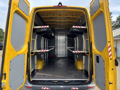 Used 2021 Mercedes-Benz Sprinter 2500 w/ Acoustic Package image 6
