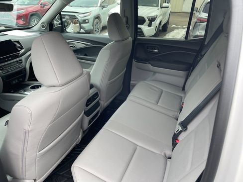 Used 2025 Honda Ridgeline RTL image 13