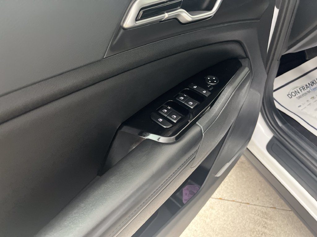 Used 2024 Kia Sportage EX AWD/4WD image 10