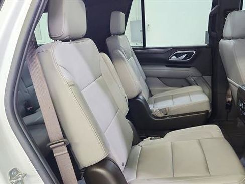 Used 2024 Chevrolet Tahoe Z71 w/ Luxury Package AWD/4WD image 33
