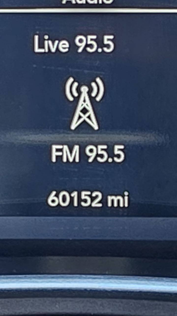 Used 2018 Chrysler Pacifica Touring-L FWD image 15