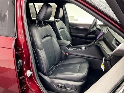 New 2025 Jeep Grand Cherokee Limited image 9