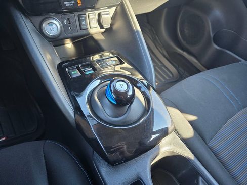 Used 2019 Nissan Leaf SV w/ SV Technology Package FWD image 23