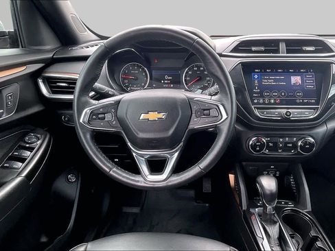 Used 2023 Chevrolet TrailBlazer ACTIV w/ Sun and Liftgate Package AWD/4WD image 6