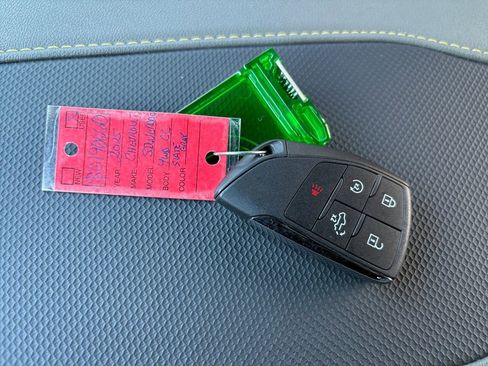 Used 2025 Chevrolet Silverado 1500 ZR2 w/ Technology Package image 34