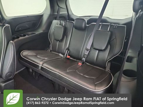 Used 2025 Chrysler Pacifica Limited FWD image 33