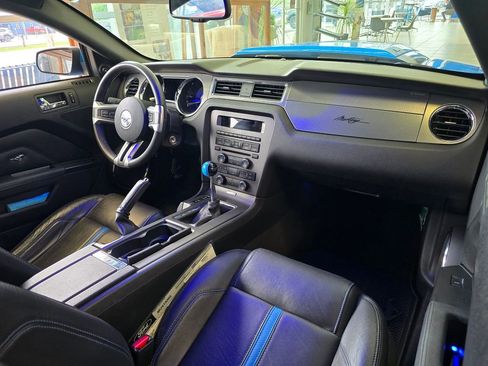 Used 2010 Ford Mustang GT RWD image 13