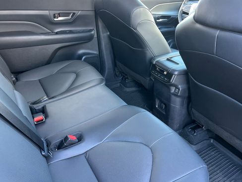 Used 2024 Toyota Grand Highlander XLE image 18