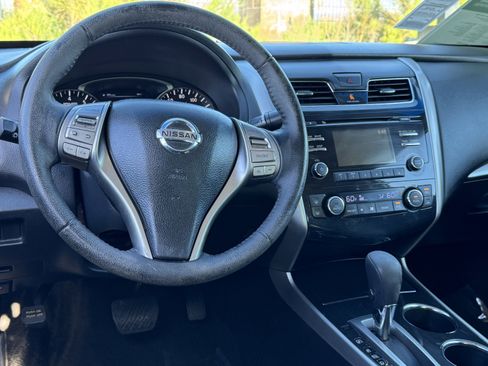 Used 2014 Nissan Altima 2.5 SV w/ Convenience Package image 29