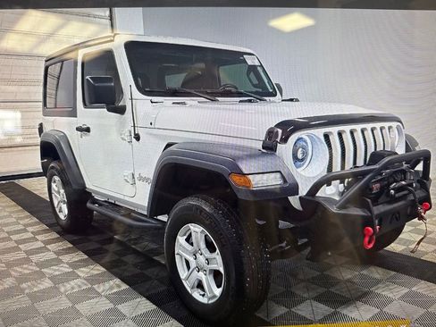 Used 2020 Jeep Wrangler Sport AWD/4WD image 3