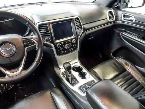 Used 2018 Jeep Grand Cherokee Limited AWD/4WD image 18