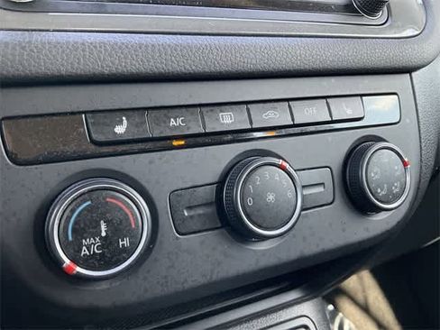 Used 2017 Volkswagen Tiguan S image 22