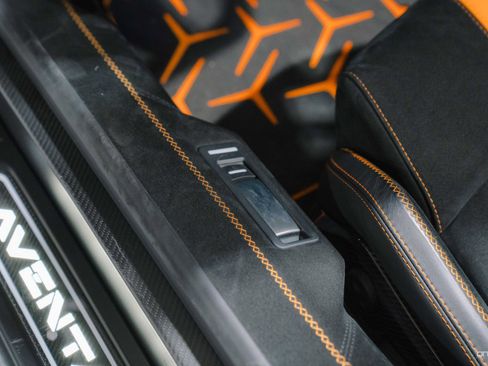 Used 2021 Lamborghini Aventador SVJ image 20