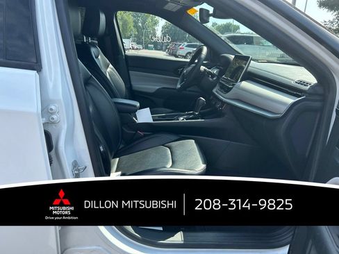Used 2025 Jeep Compass Limited AWD/4WD image 13