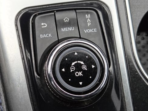 Used 2017 Nissan Maxima SR FWD image 8