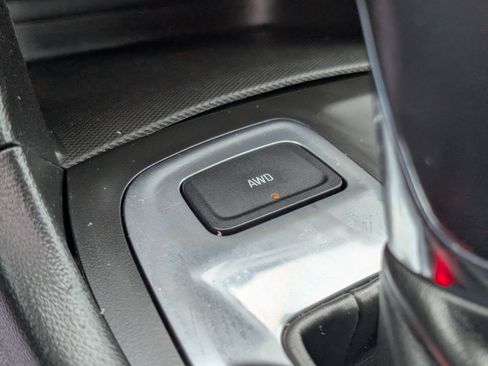 Used 2018 Chevrolet Equinox LT image 4