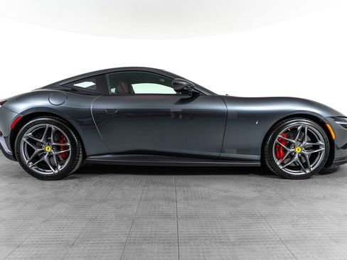 Certified 2022 Ferrari Roma RWD image 6