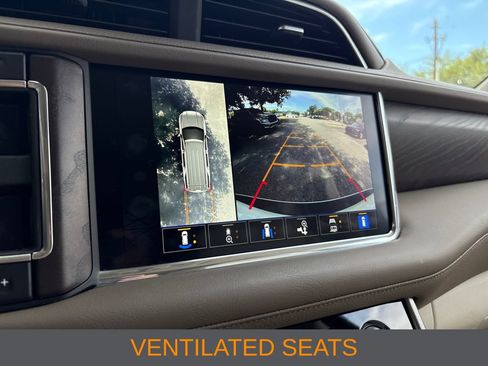 Used 2023 GMC Yukon Denali RWD image 16