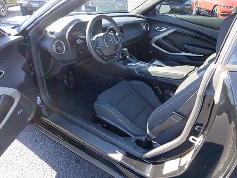 Used 2024 Chevrolet Camaro LT w/ Technology Package image 7